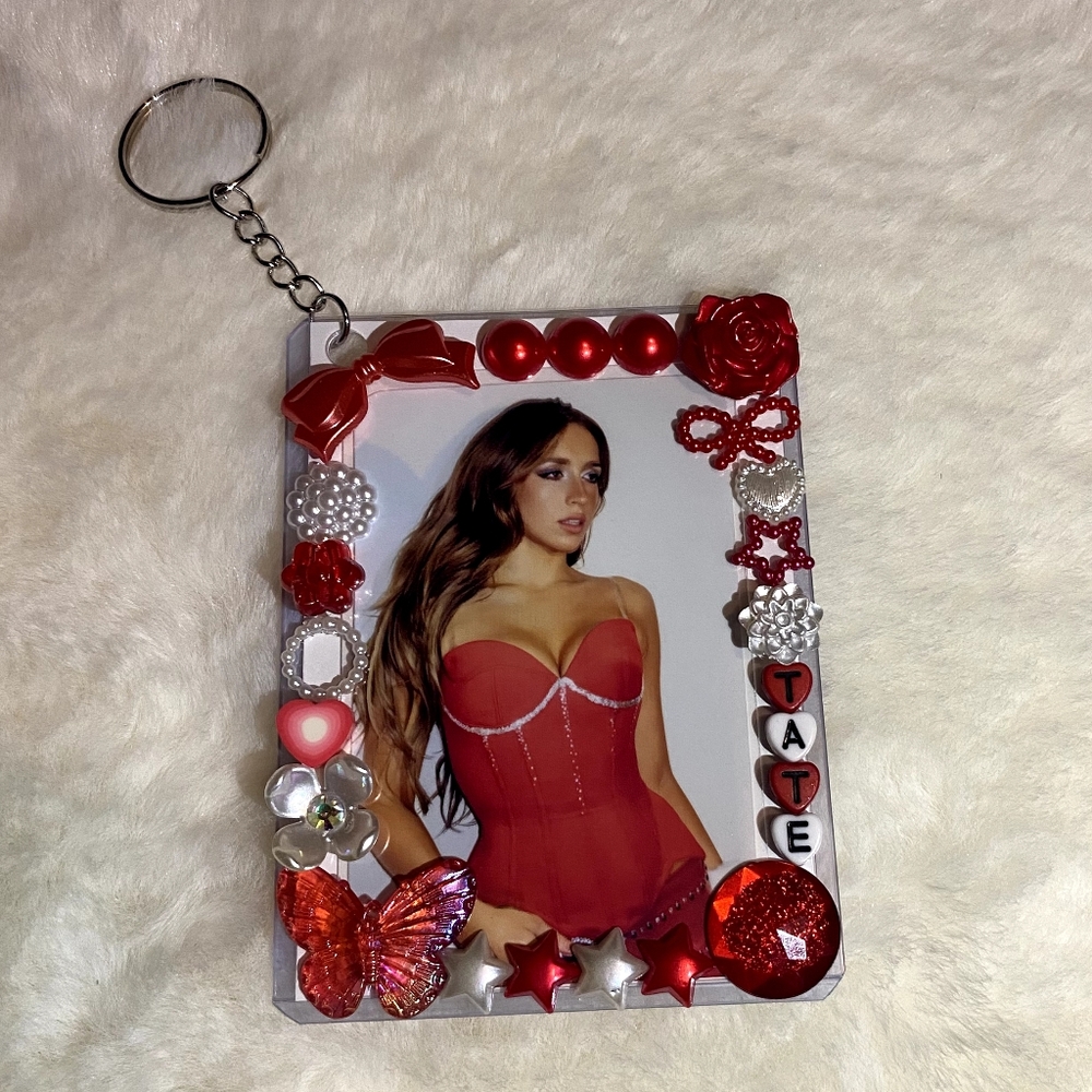 Tate McRae Photocard Keychain